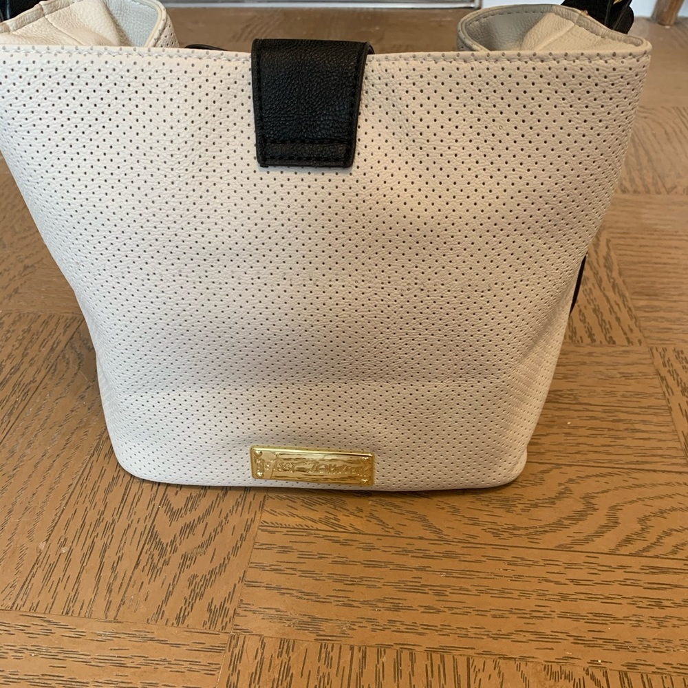 Betsey Johnson Purse - Picture 4 of 8